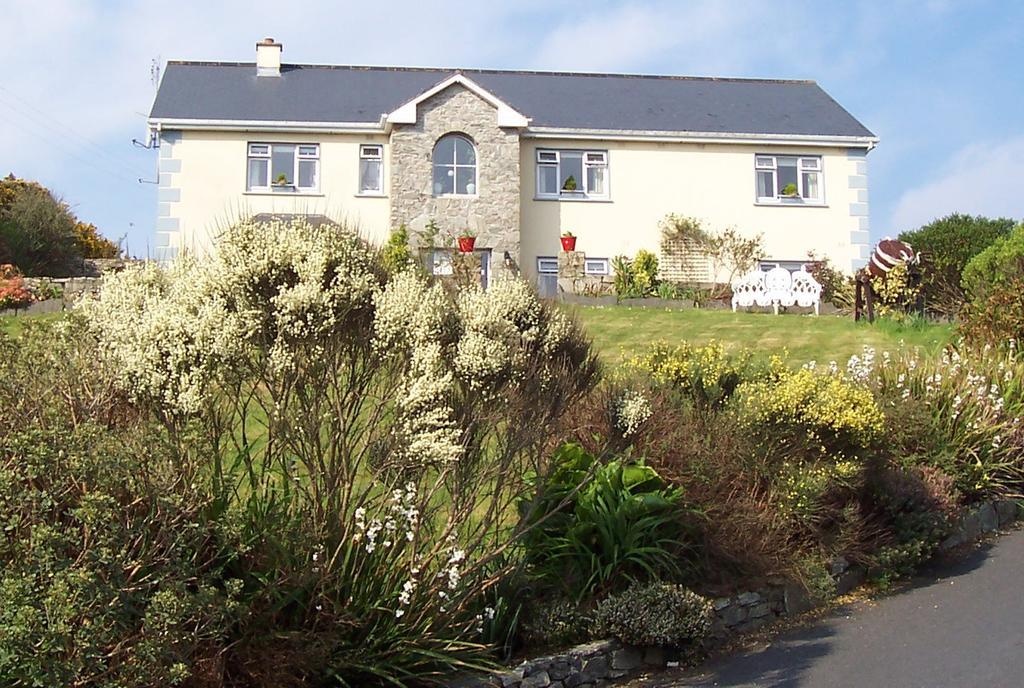 Buttermilk Lodge Guest Accommodation Clifden Exterior photo